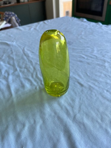 Studio glass vase - green., hand
