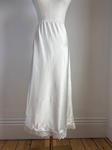 Michael vintage ivory satin - st,