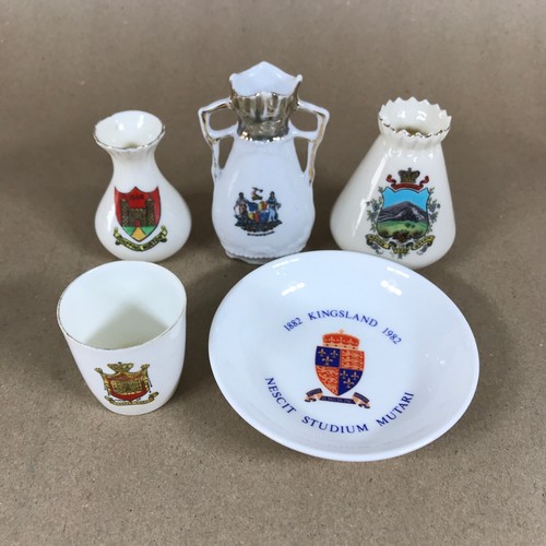 Collection crested ware - 5,