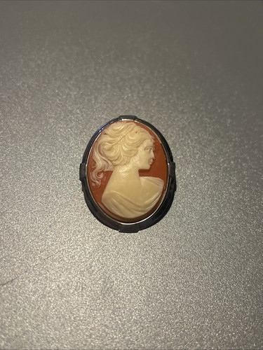 Vintage peach coloured cameo