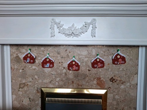 Crochet gingerbread house - gingerbread,