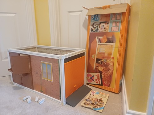 Sindy stable and garage - stable,