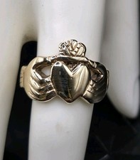 9ct Gold mens heavy Claddagh Ring