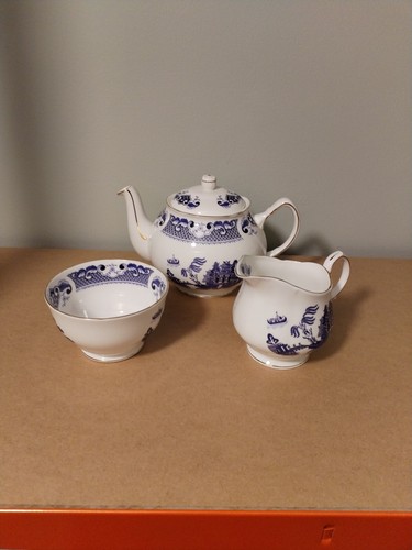 Duchess willow pattern teapot - pattern,