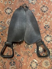 Wow Western Fenders In Brown 22’ & Black Stirrups