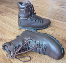 Altberg Defender high