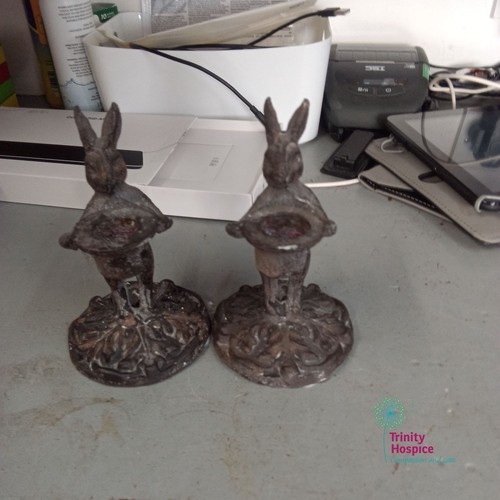 Cast iron rabbit figurine - cast,
