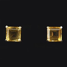 A PAIR OF 9CT GOLD CITRINE EARRINGS - 1.7 GRAMS