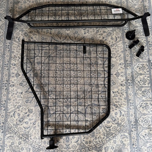 Guardsman volvo v40 dog guard - guardsman,