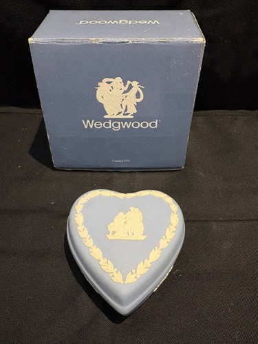 Wedgewood jasperware blue