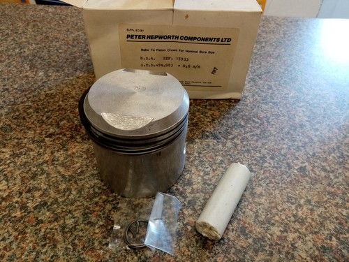 Bsa a65 piston set - piston,