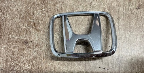 Honda front grille badge - front,