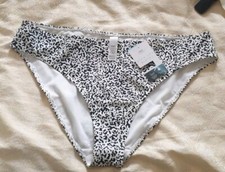 LADIES HIGH WAISTED BIKINI BOTTOM 20UK. Black/white. M&S. BRAND NEW