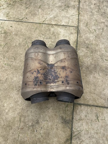 Mercedes secondary catalytic - mercedes,