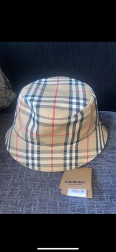 Burberry bucket hat bnwt size - burberry,