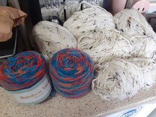 KNITTING WOOL BUNDLE - 5 X BALLS CREAM FLECK 2 X BALLS RAINBOW BRIGHTS