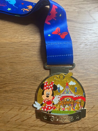 Hong kong disneyland medal - hong,