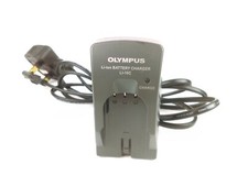 Genuine OLYMPUS LI-10C Li-ion Battery Charger - In Excellent Condition