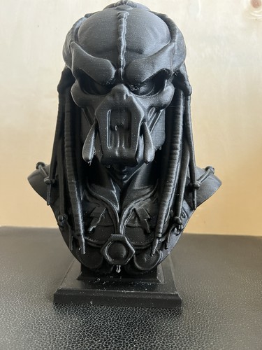 Preditor bust statue - preditor,