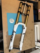 Fox 40 26" RC2 suspension fork w.blue Ti. Coil Sku3927