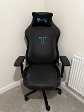 Secret Lab Titan Gaming Chair 2019/2020 Series, black with a blue tone