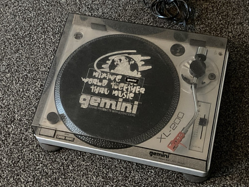 Gemini 200 turntable - gemini, dj
