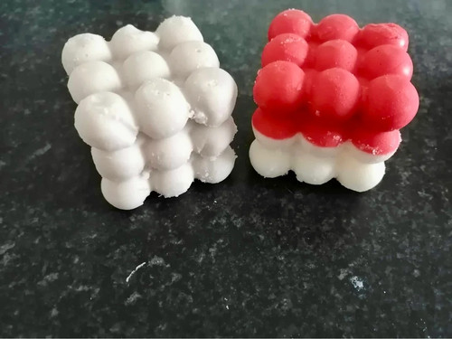 Bubble cube candle