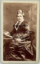 CDV LUPSON STOKE NEWINGTON LADY IN BONNET DRESS ANTIQUE PHOTO READING BOOK STAND