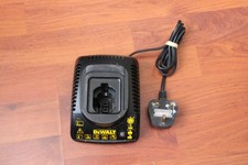 GENUINE DEWALT DE9118 7.2-14.4V MAINS BATTERY CHARGER.