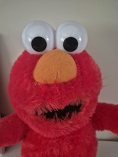 Tickle Me Elmo Sesame Street Giggling Laughing Vibrating Soft Plush Toy Working.