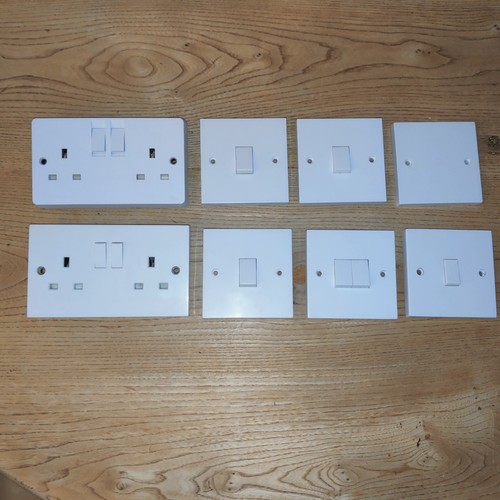 Job lot electrical sockets - lot:,