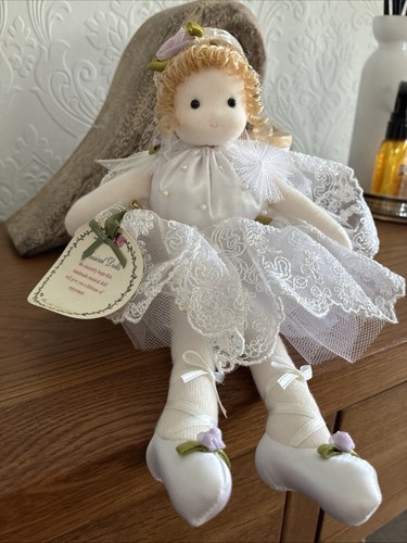 Green tree musical doll - green,