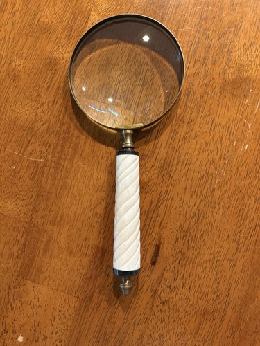 Magnifying glass handheld - magnifying,