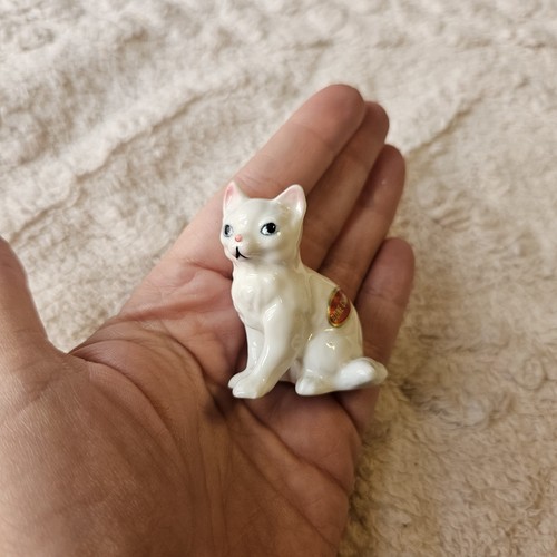 Small cat figurine ornament - cat,