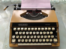 Wilding TW200 Mechanical Typewriter with Lid & Instruction Book (with Booklet)