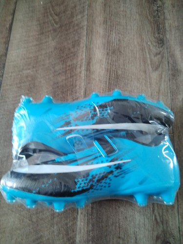 Kids football boots trainers - football,