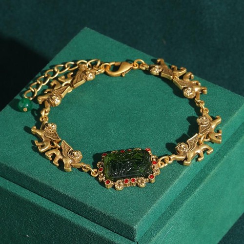 Vintage green glass bracelet - vintage,