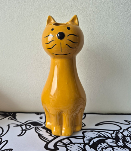 Mustard yellow ceramic cat - yellow,