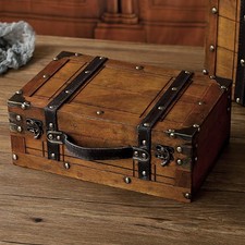 T- Wooden Chest Vintage