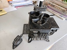 Queen stove miniature - miniature, cast