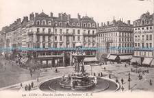 R536636 Lyon Place des Jacobins La Fontaine Imp Phot Des Etablissement Ch Collas