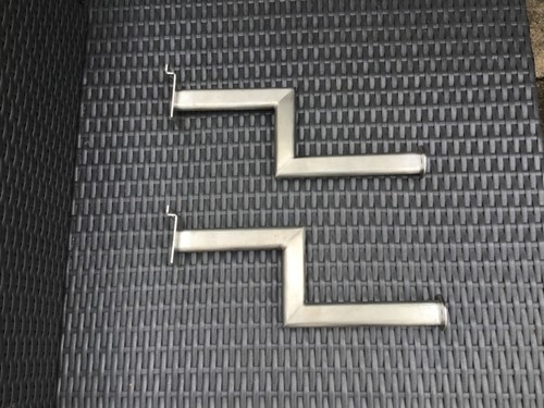 Slatwall arm shop fittings - x,
