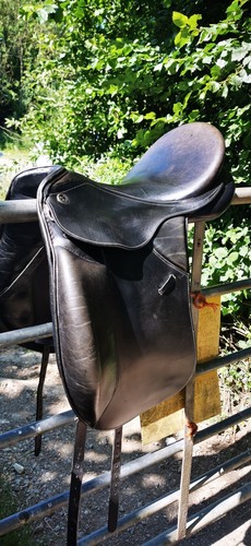 Dressage saddle medium - saddle., 17"