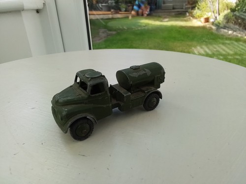 Dinky toy 643 - austin, army