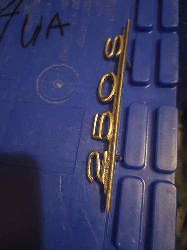 Mercedes benz 250s dash emblem - mercedes-benz,