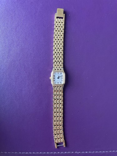 Accurist gold tone ladies - gold,