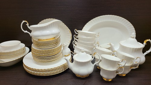 Royal albert valdor teapot - albert,
