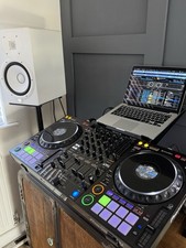 Yamaha HS8 White Active Studio Monitor Speakers Pair