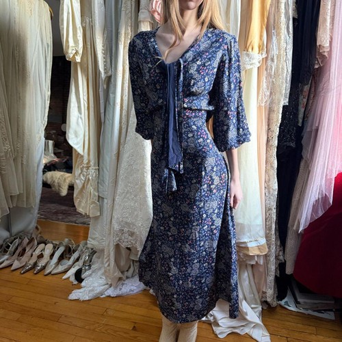 1940s blue floral dress