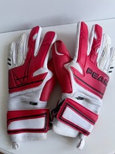 peak goalkeeper gloves